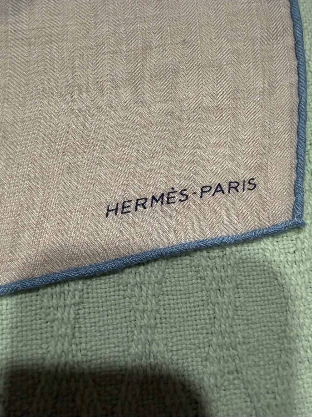 Hermès Rider silk - Picture 2 of 2